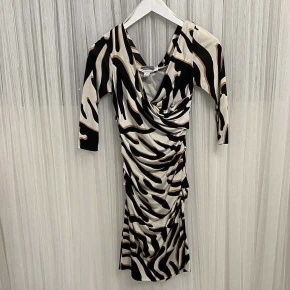 Diane Von Furstenberg Black and Cream Zebra “Bentley” 3/4 Sleeve 100% Silk Dress - Picture 3 of 16